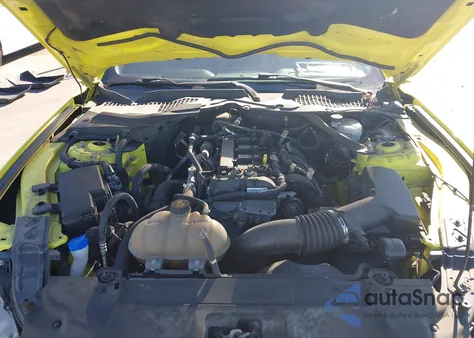 2021 Ford Mustang Ecoboost Premium z USA, uszkodzony, nr VIN 1FATP8UH6M5100934